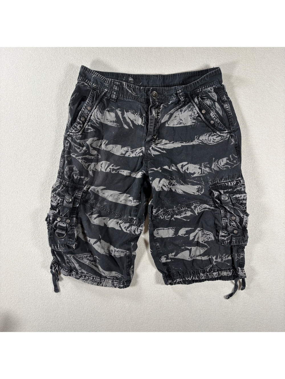 Y2K Junye Jeans edgy black cargo shorts Size 34